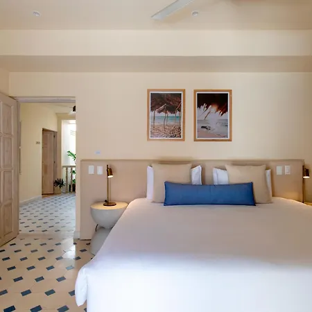 B Haus 4*